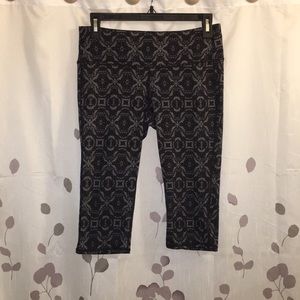 GUC Athleta Hybrid Short Leggings Size Small
